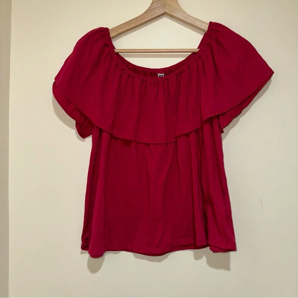 Women’s Uniqlo Brand Red Off the Shoulder Flowy Soft Lightweight T-Shirt Size: L - Picture 4 of 13